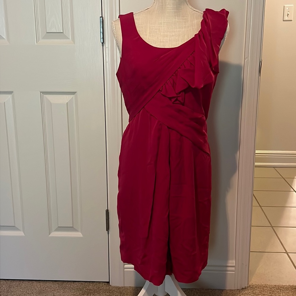 Pink BCBG mini dress with beautiful pleated detail | size 6